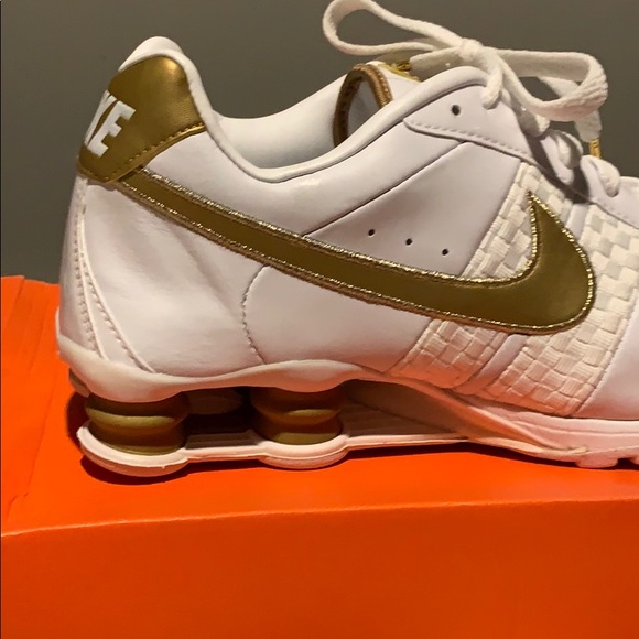 Tennis shoes - Picture 2 of 6